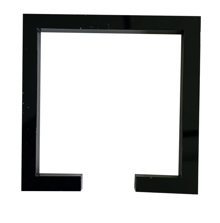 Ramka RM-B-L-2 do natynkowego montażu paneli dotykowych AMPIO. Kolor - czarny. Ramka dedykowana do paneli M-DOT-M18, M-DOT-18 oraz M-DOT-9 RFID z fazą 2 mm lub bez fazy